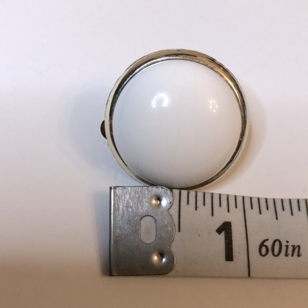 VINTAGE WHITE ROUND BUTTON CLIP-ON EARRINGS - Picture 10 of 10